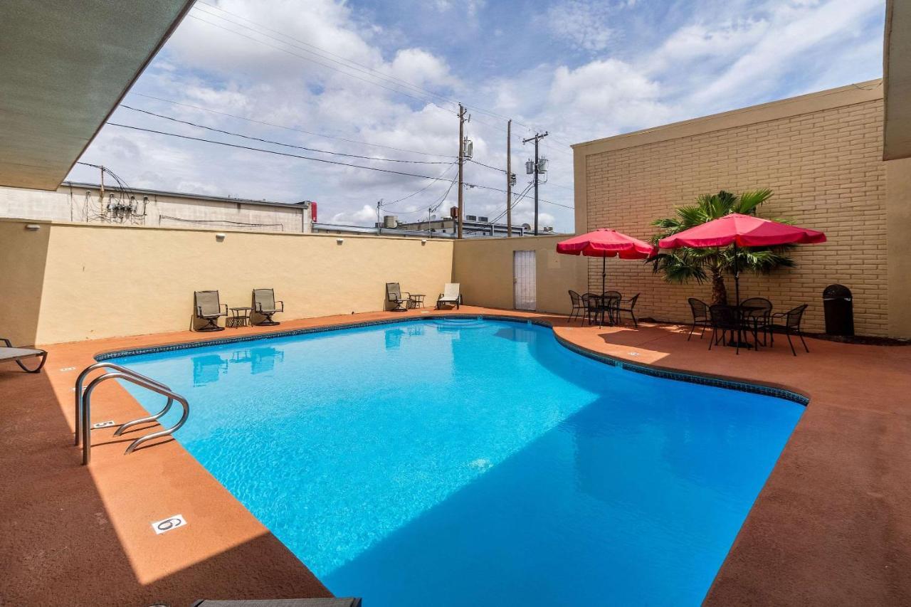 Clarion Inn near McAllen Airport Exterior foto
